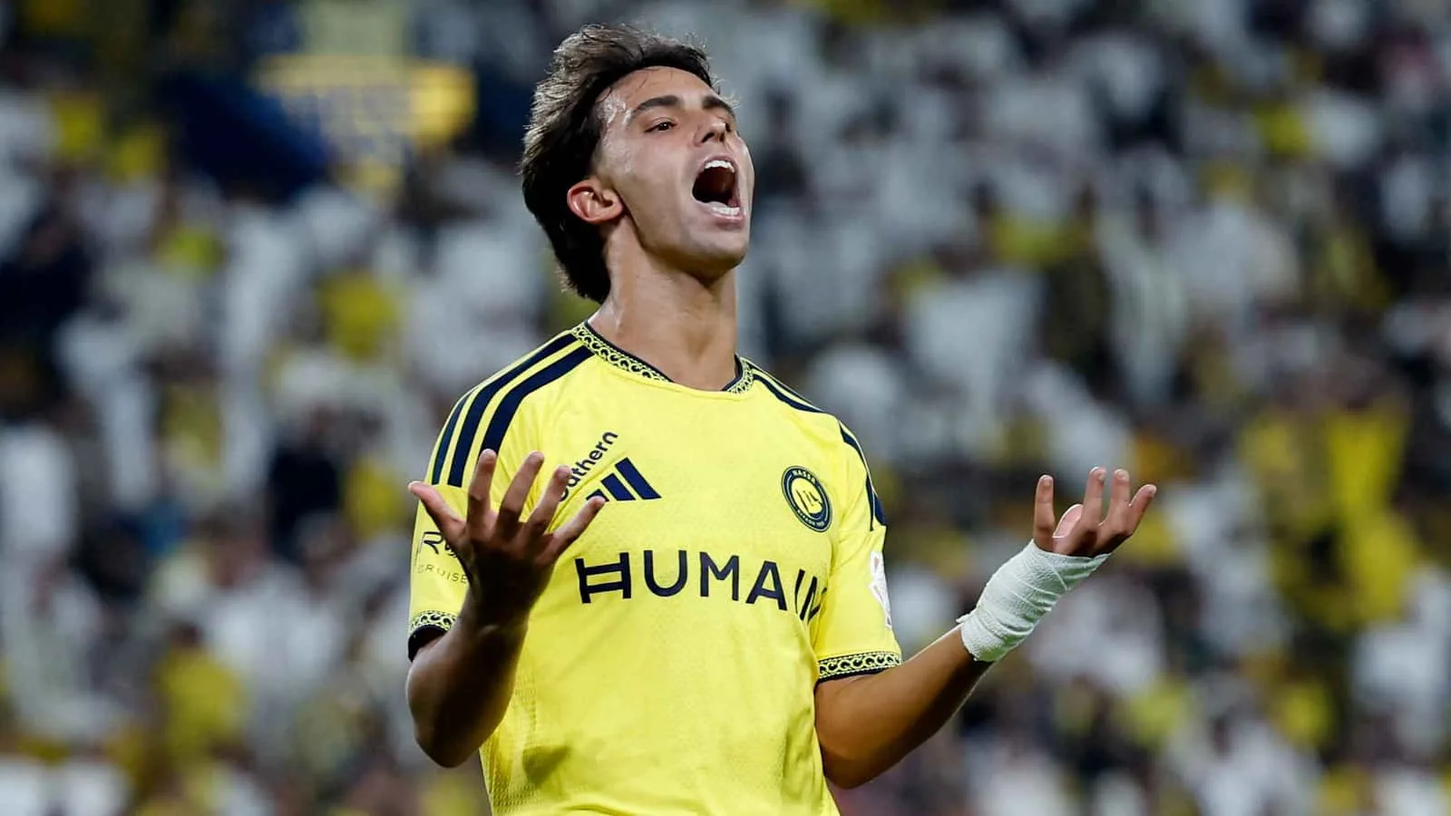 النصر يفقد فيليش أمام أبها